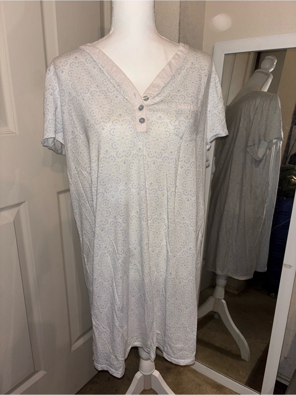 Women's Light Blue Floral Henley Nightgown